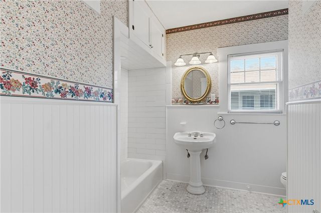 502 Elm Street, Seguin, TX 78155