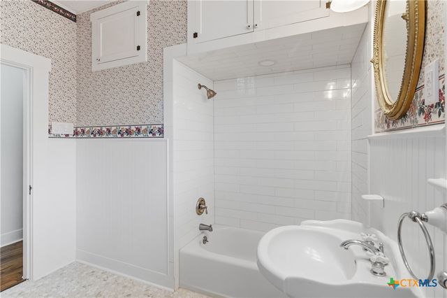 502 Elm Street, Seguin, TX 78155