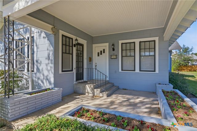 502 Elm Street, Seguin, TX 78155