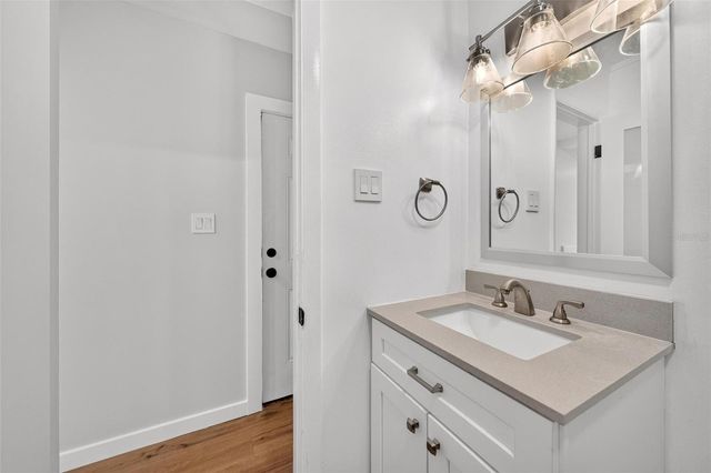 1099 GROVE AVENUE, Mount Dora, FL 32757