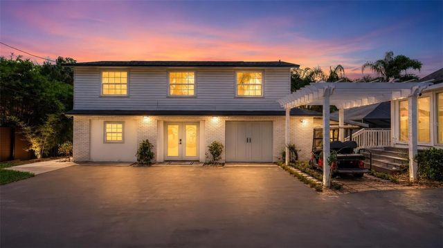 1099 GROVE AVENUE, Mount Dora, FL 32757