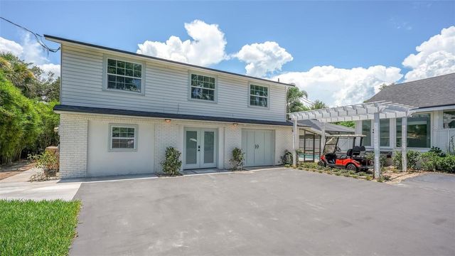 1099 GROVE AVENUE, Mount Dora, FL 32757