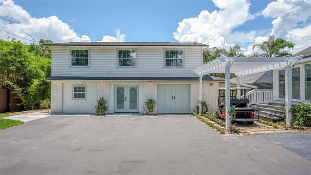 1099 GROVE AVENUE, Mount Dora, FL 32757