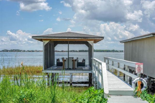 1099 GROVE AVENUE, Mount Dora, FL 32757