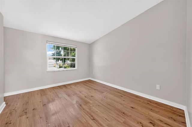 1099 GROVE AVENUE, Mount Dora, FL 32757