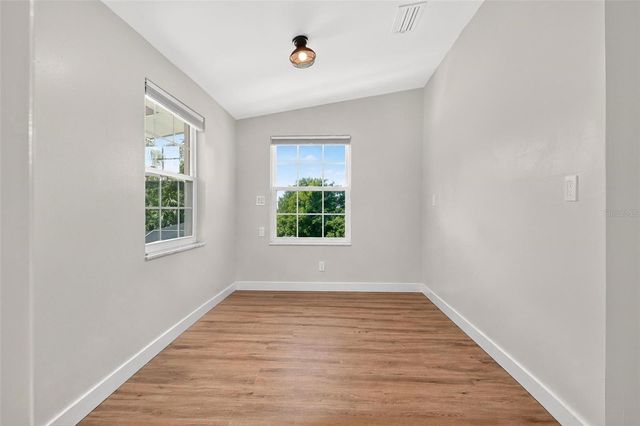 1099 GROVE AVENUE, Mount Dora, FL 32757
