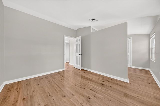 1099 GROVE AVENUE, Mount Dora, FL 32757