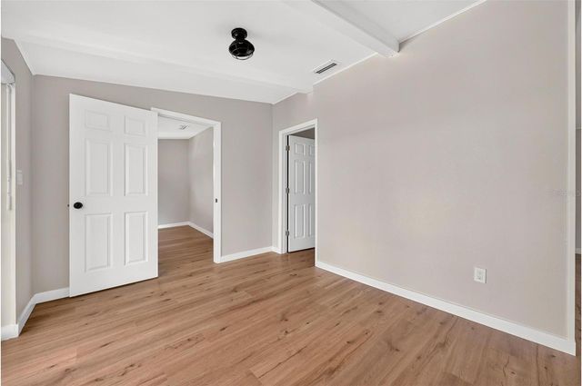 1099 GROVE AVENUE, Mount Dora, FL 32757