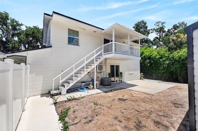 1099 GROVE AVENUE, Mount Dora, FL 32757
