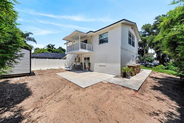 1099 GROVE AVENUE, Mount Dora, FL 32757