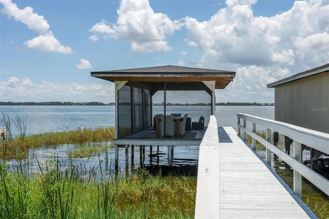 1099 GROVE AVENUE, Mount Dora, FL 32757