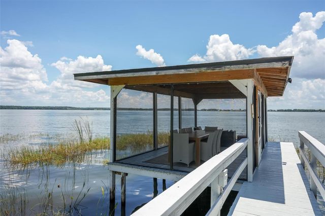 1099 GROVE AVENUE, Mount Dora, FL 32757