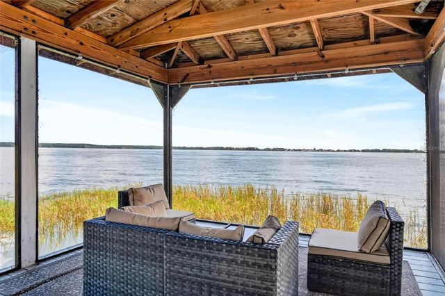 1099 GROVE AVENUE, Mount Dora, FL 32757