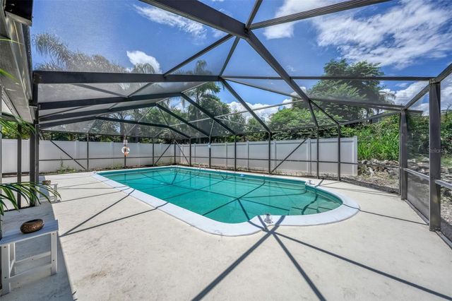 1099 GROVE AVENUE, Mount Dora, FL 32757