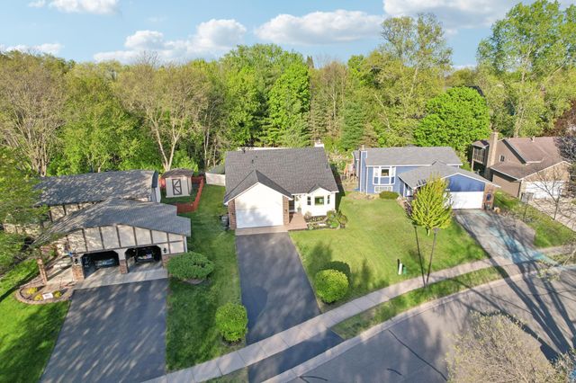 17698 S Shore Lane W, Eden Prairie, MN 55346
