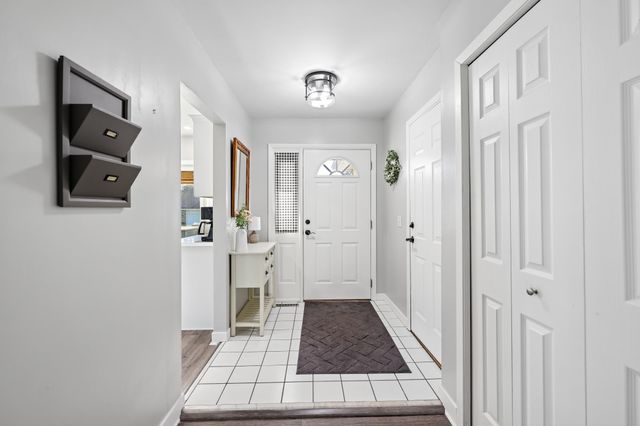17698 S Shore Lane W, Eden Prairie, MN 55346