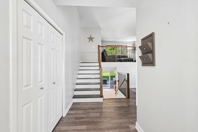 17698 S Shore Lane W, Eden Prairie, MN 55346