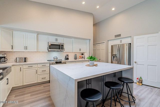 5879 E LE MARCHE Avenue, Scottsdale, AZ 85254