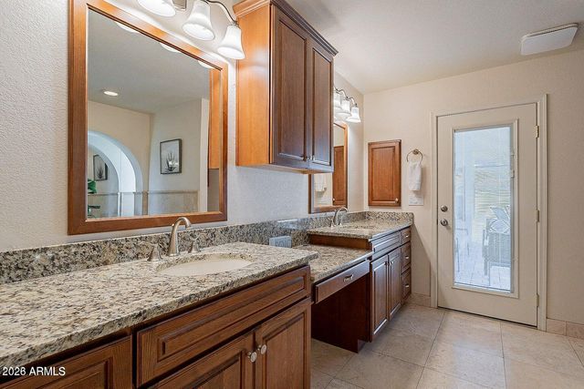 5879 E LE MARCHE Avenue, Scottsdale, AZ 85254