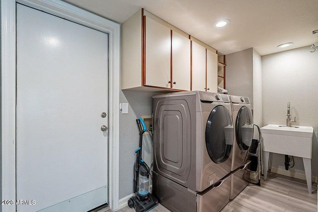 5879 E LE MARCHE Avenue, Scottsdale, AZ 85254