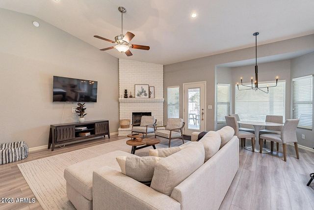 5879 E LE MARCHE Avenue, Scottsdale, AZ 85254