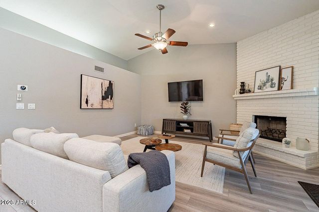 5879 E LE MARCHE Avenue, Scottsdale, AZ 85254