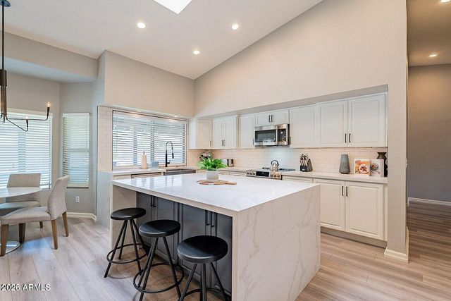 5879 E LE MARCHE Avenue, Scottsdale, AZ 85254