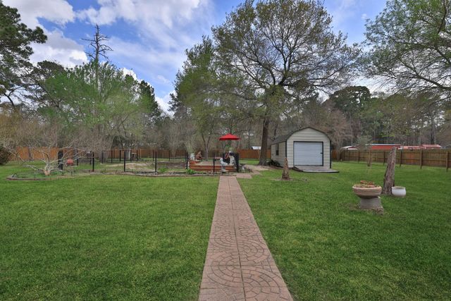 136 Fantail Street, Magnolia, TX 77355