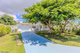 3511 Caloosa ST, Naples, FL 34112