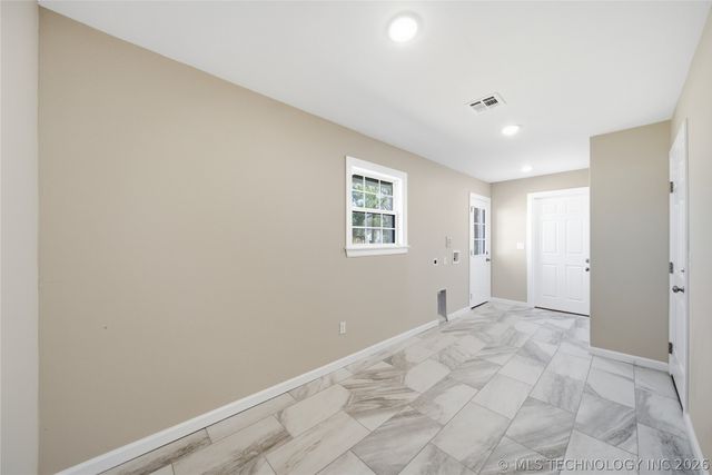 11919 E Southern Hills Road, Claremore, OK 74019