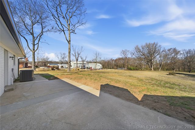11919 E Southern Hills Road, Claremore, OK 74019