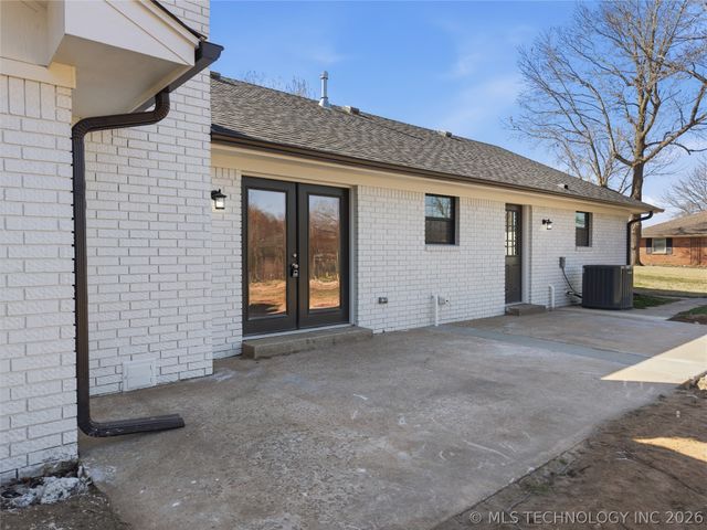 11919 E Southern Hills Road, Claremore, OK 74019