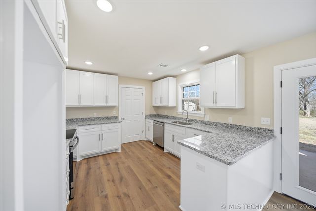 11919 E Southern Hills Road, Claremore, OK 74019