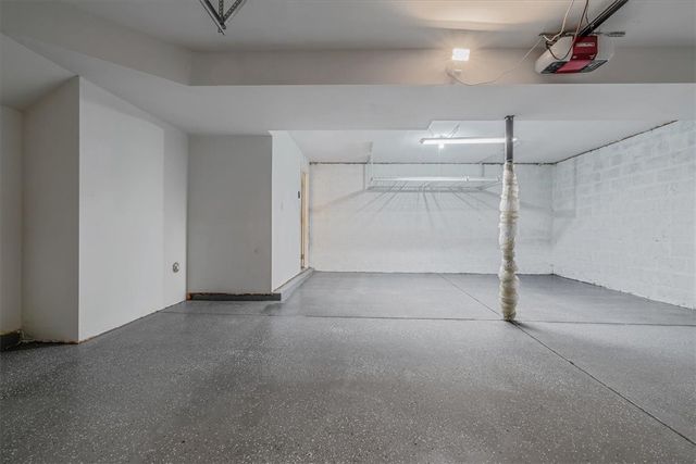 520 Panorama Dr, Cecil, PA 15317