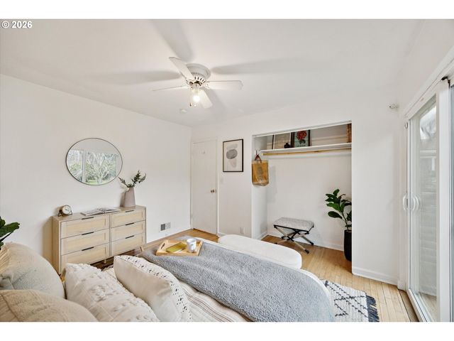 8524 N SAINT JOHNS Ave, Portland, OR 97203