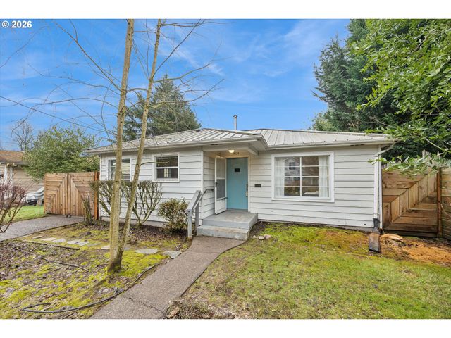 8524 N SAINT JOHNS Ave, Portland, OR 97203