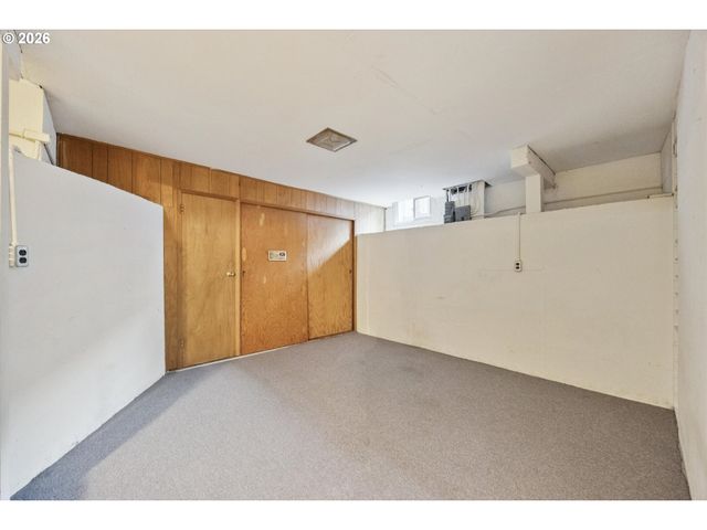 8524 N SAINT JOHNS Ave, Portland, OR 97203