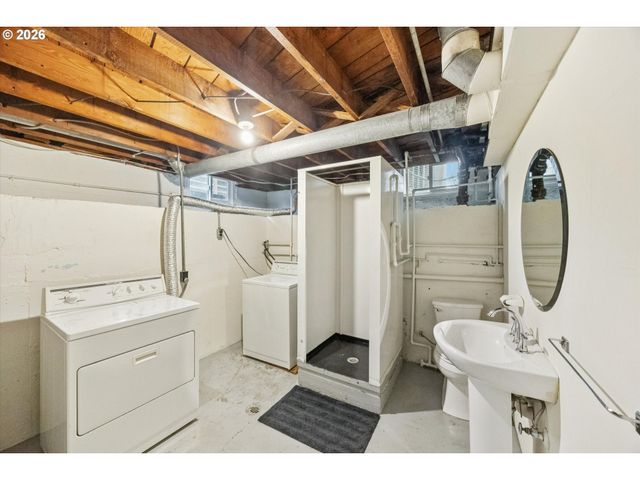 8524 N SAINT JOHNS Ave, Portland, OR 97203