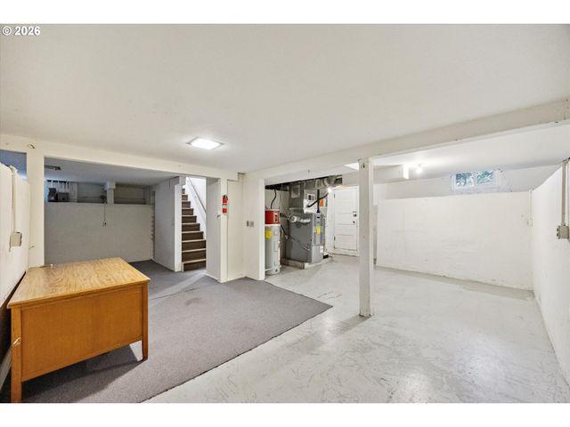 8524 N SAINT JOHNS Ave, Portland, OR 97203