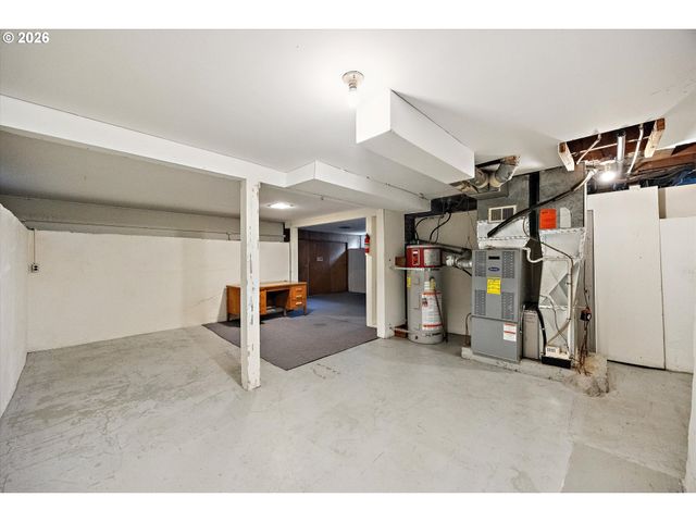 8524 N SAINT JOHNS Ave, Portland, OR 97203