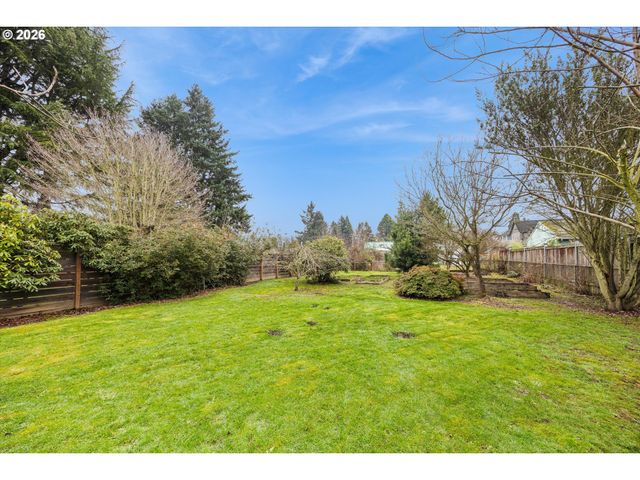 8524 N SAINT JOHNS Ave, Portland, OR 97203