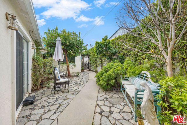 1039 26th Street B, Santa Monica, CA 90403