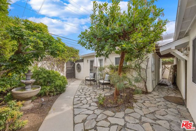 1039 26th Street B, Santa Monica, CA 90403