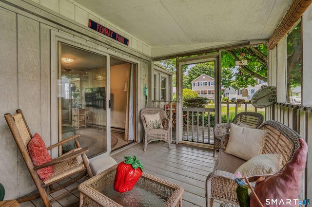 8 Swan Avenue, Old Lyme, CT 06371