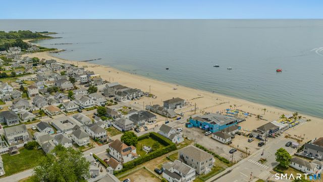 8 Swan Avenue, Old Lyme, CT 06371