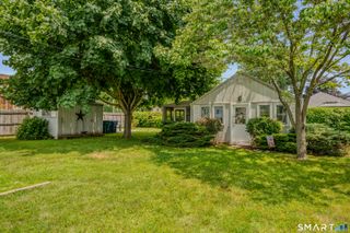 8 Swan Avenue, Old Lyme, CT 06371