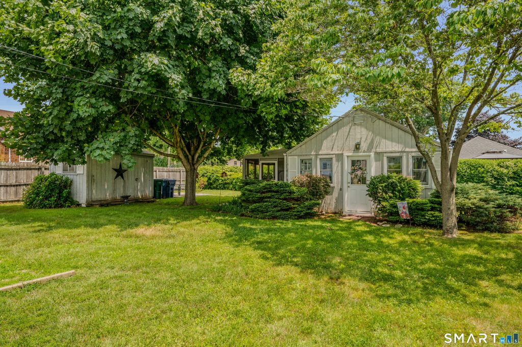 8 Swan Avenue, Old Lyme, CT 06371