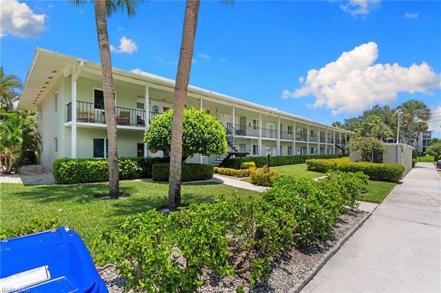 468 12th AVE S 468, Naples, FL 34102