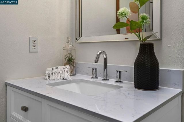 1129 Ptarmigan Dr 3, Walnut Creek, CA 94595