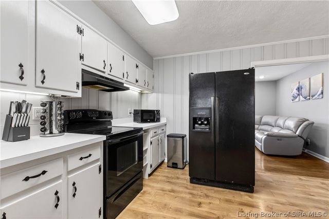 15 Robin Road, New Albany, IN 47150